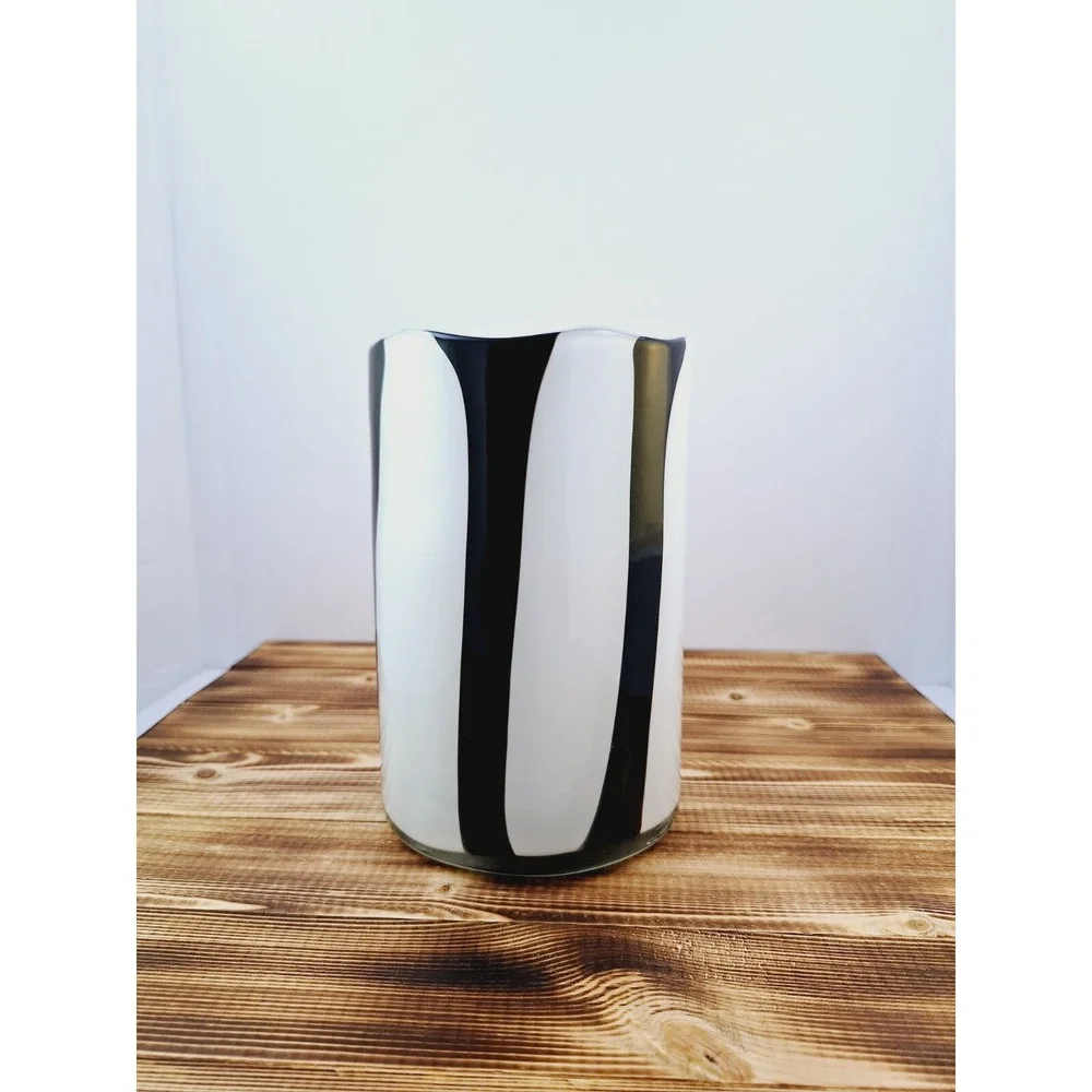 Unmarked postmodern black
